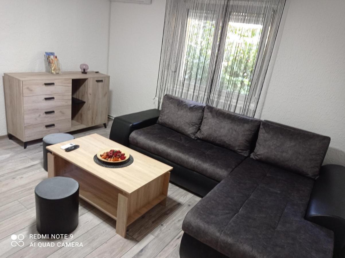 7 Days Premium Apartment 2 Subotica Exterior photo
